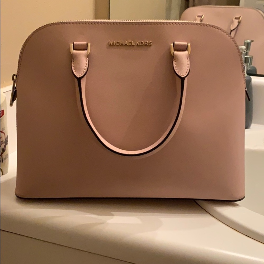 Micheal Kors Purse